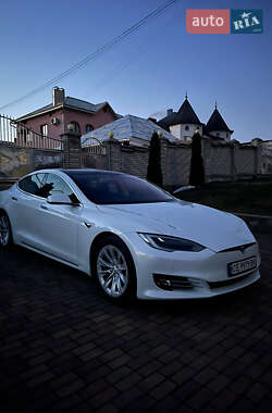 Хетчбек Tesla Model S 2017 в Чернівцях