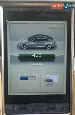 Седан Tesla Model S 2013 в 