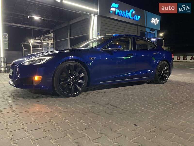 Ліфтбек Tesla Model S 2015 в Житомирі