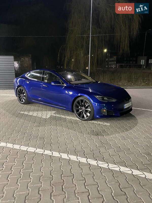 Ліфтбек Tesla Model S 2015 в Житомирі