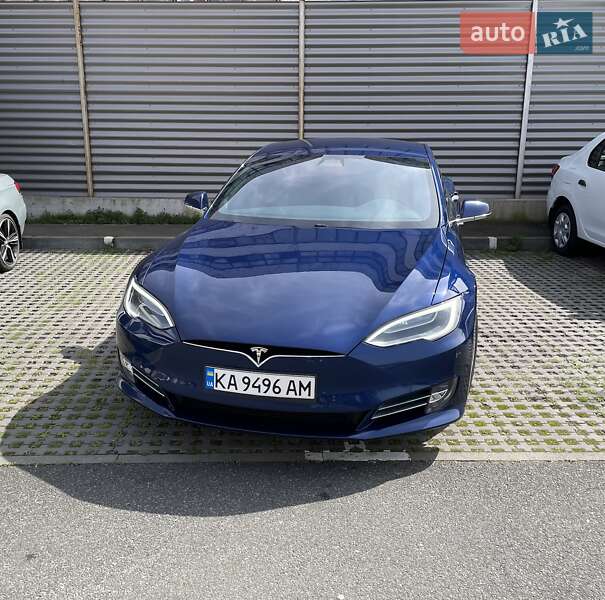 Ліфтбек Tesla Model S 2016 в Києві