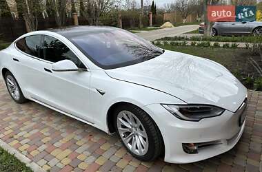 Ліфтбек Tesla Model S 2017 в 