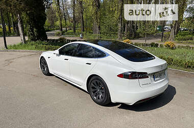 Ліфтбек Tesla Model S 2017 в 