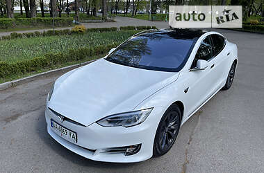 Ліфтбек Tesla Model S 2017 в 