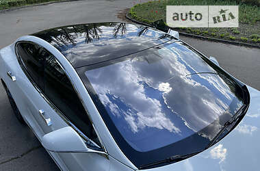 Ліфтбек Tesla Model S 2017 в 