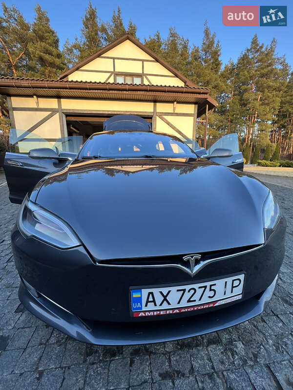 Ліфтбек Tesla Model S 2016 в Харкові