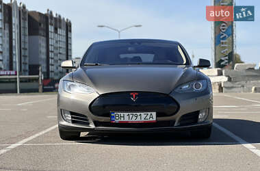 Ліфтбек Tesla Model S 2015 в Києві