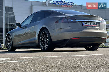 Ліфтбек Tesla Model S 2015 в Києві