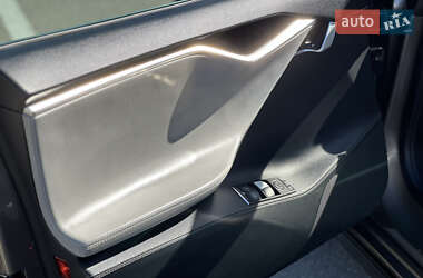 Ліфтбек Tesla Model S 2015 в Києві