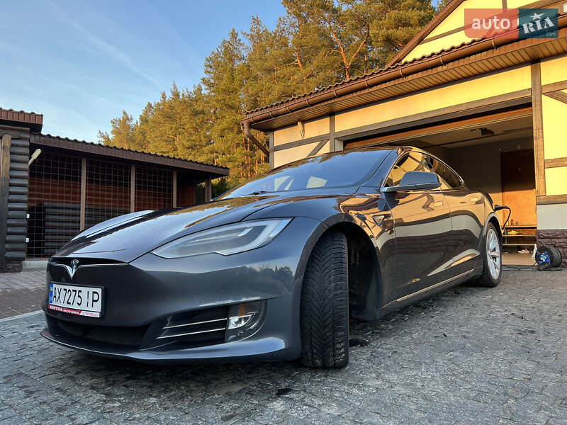 Ліфтбек Tesla Model S 2016 в Харкові
