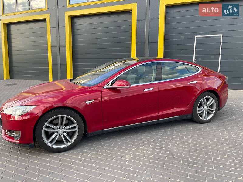 Лифтбек Tesla Model S 2014 в Мукачево