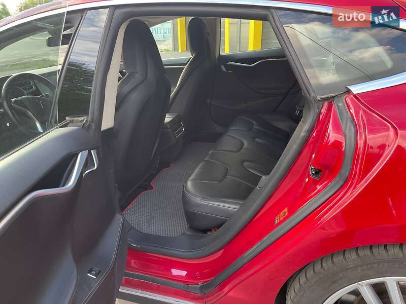 Лифтбек Tesla Model S 2014 в Мукачево