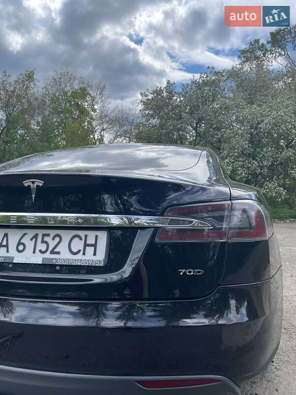 Лифтбек Tesla Model S 2015 в Черкассах
