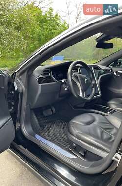 Лифтбек Tesla Model S 2015 в Черкассах