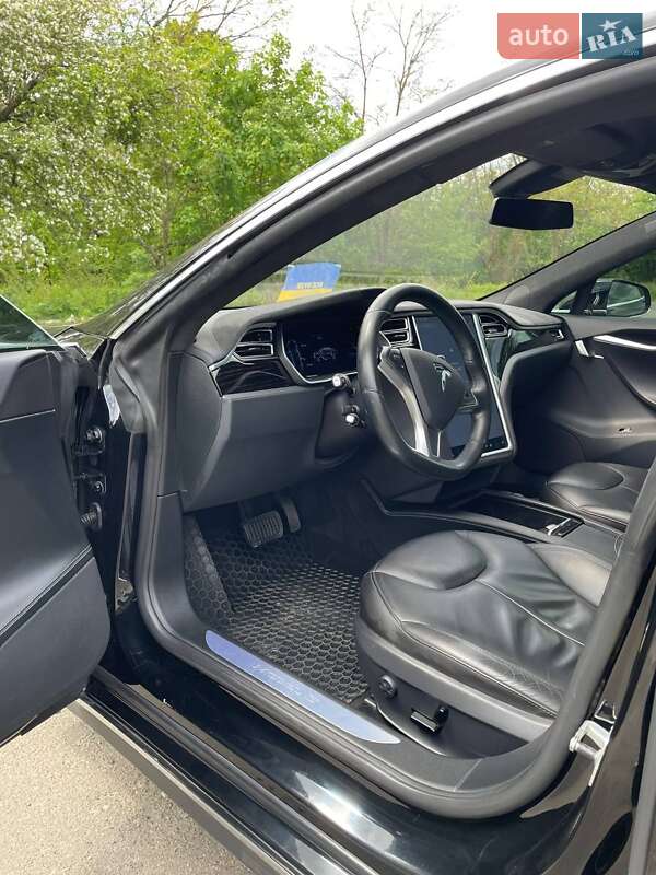 Лифтбек Tesla Model S 2015 в Черкассах