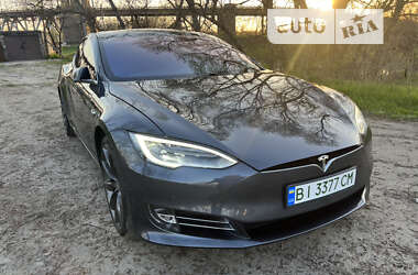 Лифтбек Tesla Model S 2017 в Кременчуге