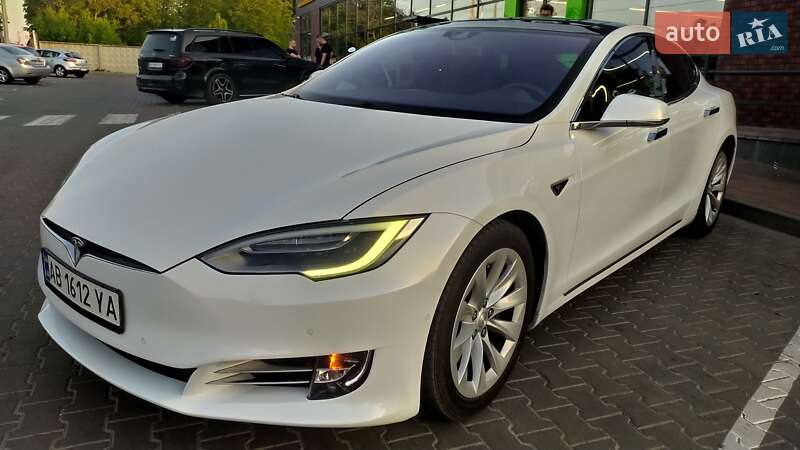 Tesla Model S 2016