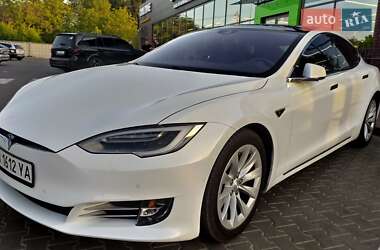 Лифтбек Tesla Model S 2016 в 