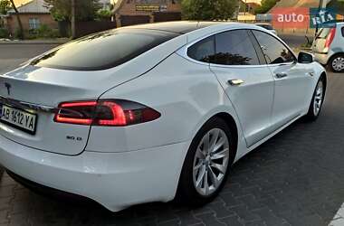 Лифтбек Tesla Model S 2016 в 