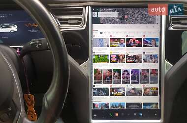 Лифтбек Tesla Model S 2016 в 
