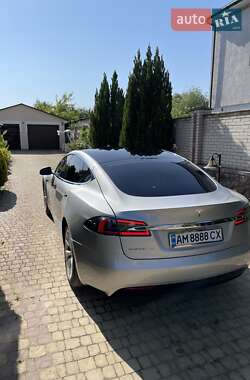 Лифтбек Tesla Model S 2018 в Житомире фото 3 Лифтбек Tesla Model S 2018 в Житомире