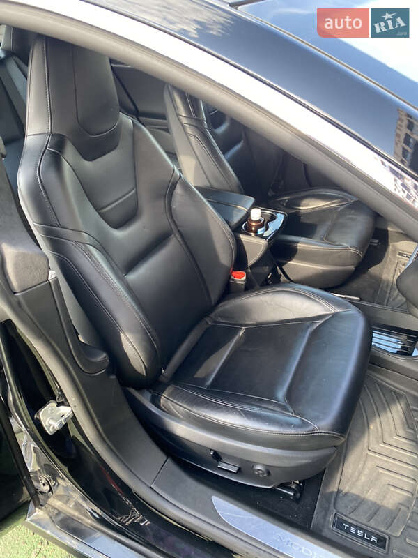 Ліфтбек Tesla Model S 2015 в Миколаєві