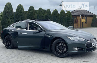 Лифтбек Tesla Model S 2014 в 