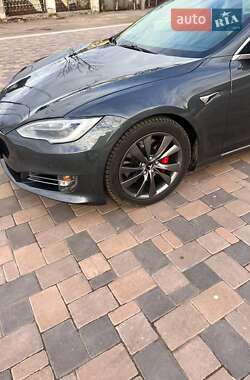 Лифтбек Tesla Model S 2016 в Николаеве
