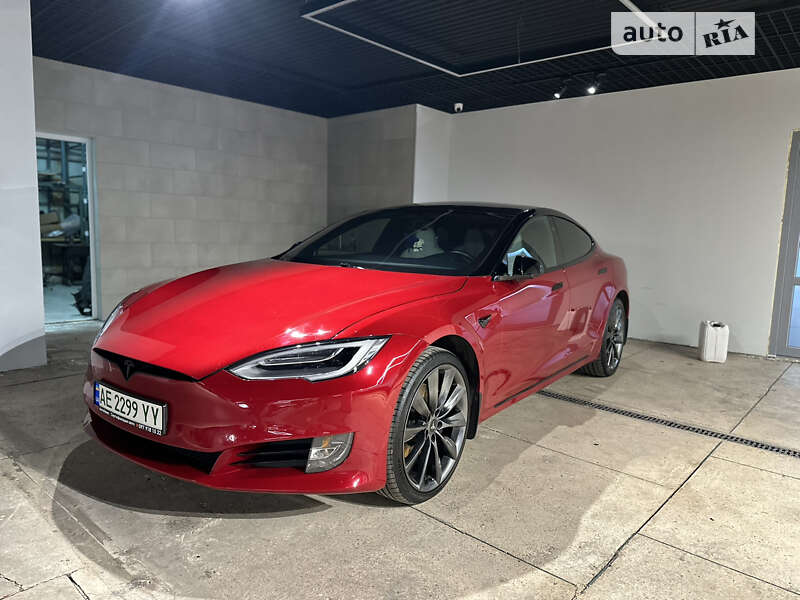 Лифтбек Tesla Model S 2019 в Днепре