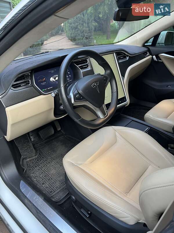 Лифтбек Tesla Model S 2015 в Запорожье