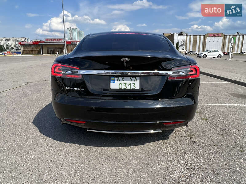 Ліфтбек Tesla Model S 2016 в Києві