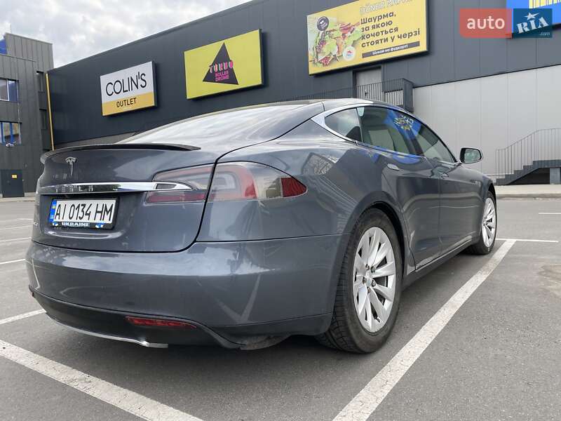 Лифтбек Tesla Model S 2012 в Киеве
