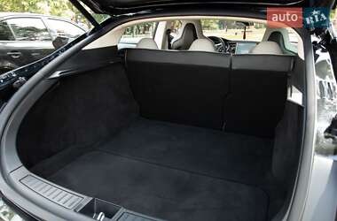Лифтбек Tesla Model S 2013 в 