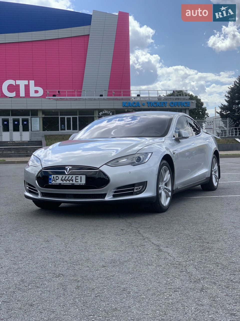 2015 Tesla Model S - мініатюра 11
