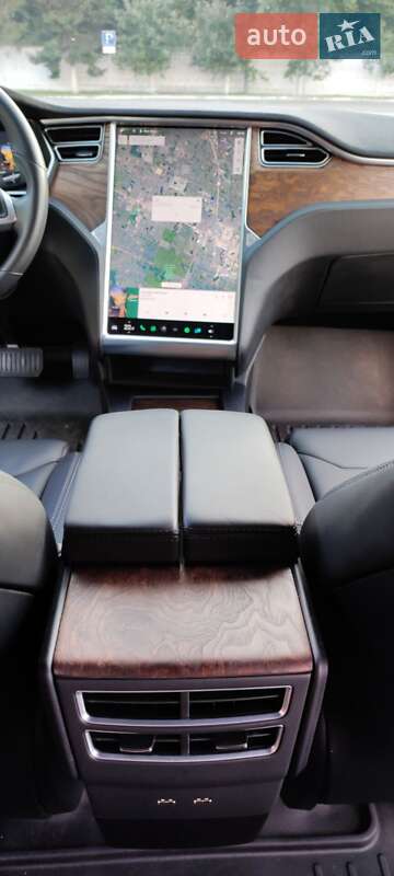 Лифтбек Tesla Model S 2017 в Киеве