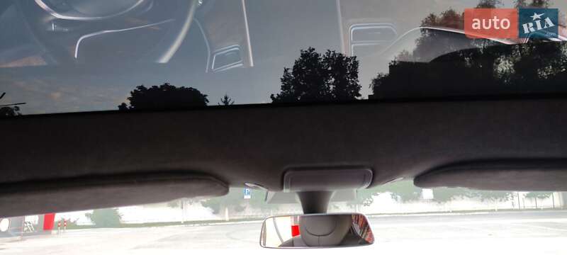 Ліфтбек Tesla Model S 2017 в Києві