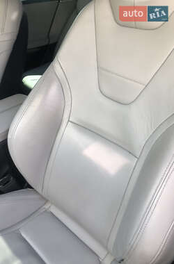 Ліфтбек Tesla Model S 2015 в 