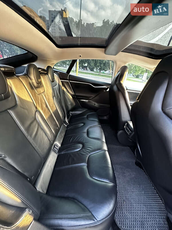 Лифтбек Tesla Model S 2013 в Киеве