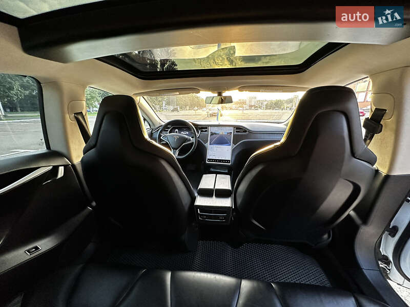 Лифтбек Tesla Model S 2013 в Киеве