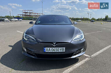 Лифтбек Tesla Model S 2018 в Киеве