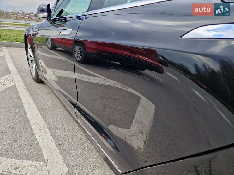 Лифтбек Tesla Model S 2017 в Виннице