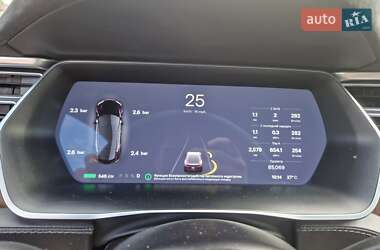 Лифтбек Tesla Model S 2017 в Виннице