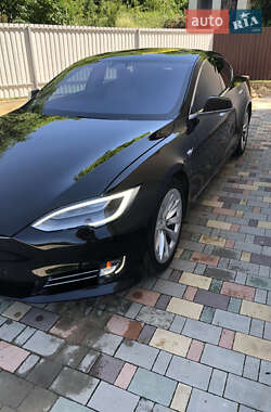 Лифтбек Tesla Model S 2017 в Хмельницком