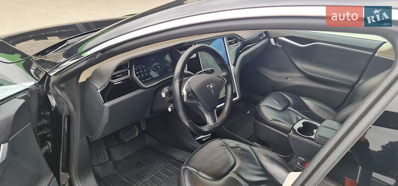 Лифтбек Tesla Model S 2015 в Каменец-Подольском