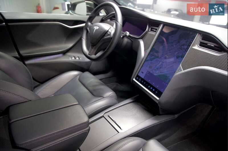 Лифтбек Tesla Model S 2019 в Одессе