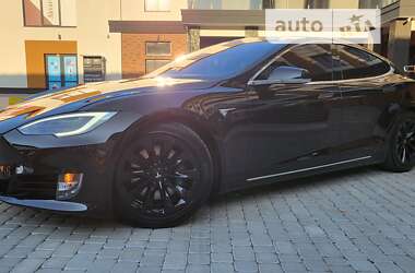 Лифтбек Tesla Model S 2016 в Коломые