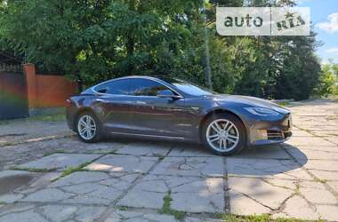 Лифтбек Tesla Model S 2016 в Харькове