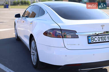 Лифтбек Tesla Model S 2014 в 
