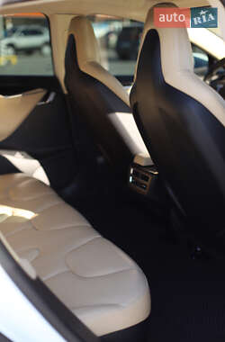 Лифтбек Tesla Model S 2014 в 