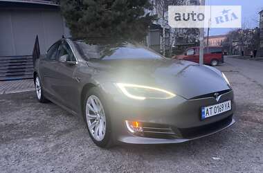 Лифтбек Tesla Model S 2016 в Ивано-Франковске